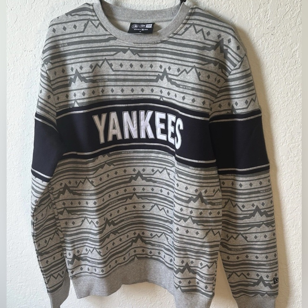 New Era Men’s Medium New York Yankees Pullover Crew Sweatshirt NEW